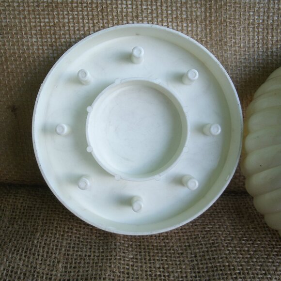 Vintage Southern Belle Plastic Sewing Caddy Figurine - Picture 15 of 16